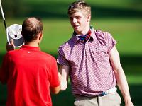 web 20170907 0485 fb  Thursday, september 7, 2017 - Golf Club Le Betulle, BIELLA (Italy): MARTIN VORSTER (RSA) thanks Loic Ettlin (SWI) on the green No.18 - Copyright Â© 2017 Roberto Caucino